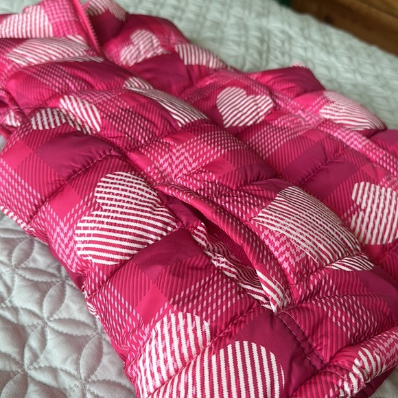 Pink and white hearts puffer vest - Picture 5 of 6